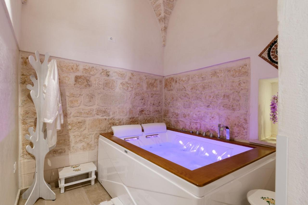 Stairway With Jacuzzi By Wonderful Italy Lägenhet Ostuni Exteriör bild